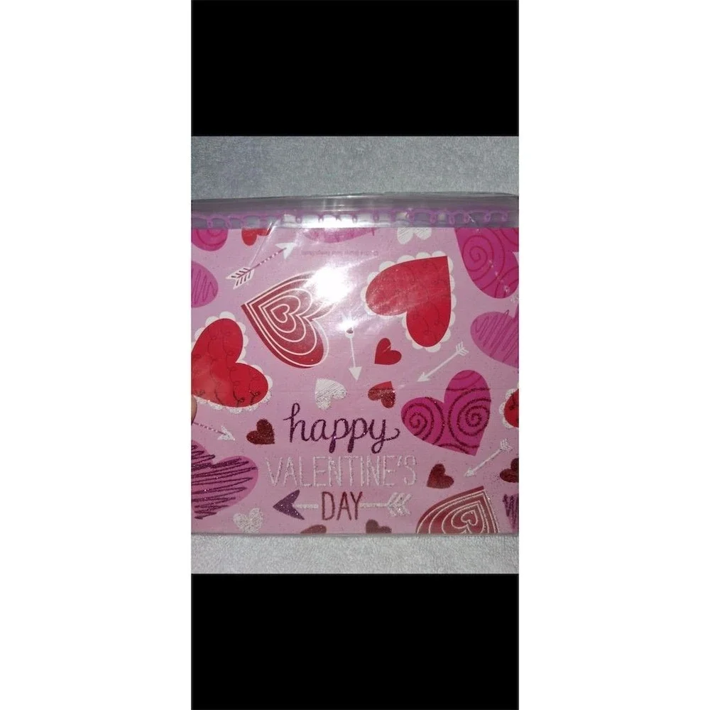 Valentine's Day 20 sets treat bags and toppers hearts & Arrows Design‎